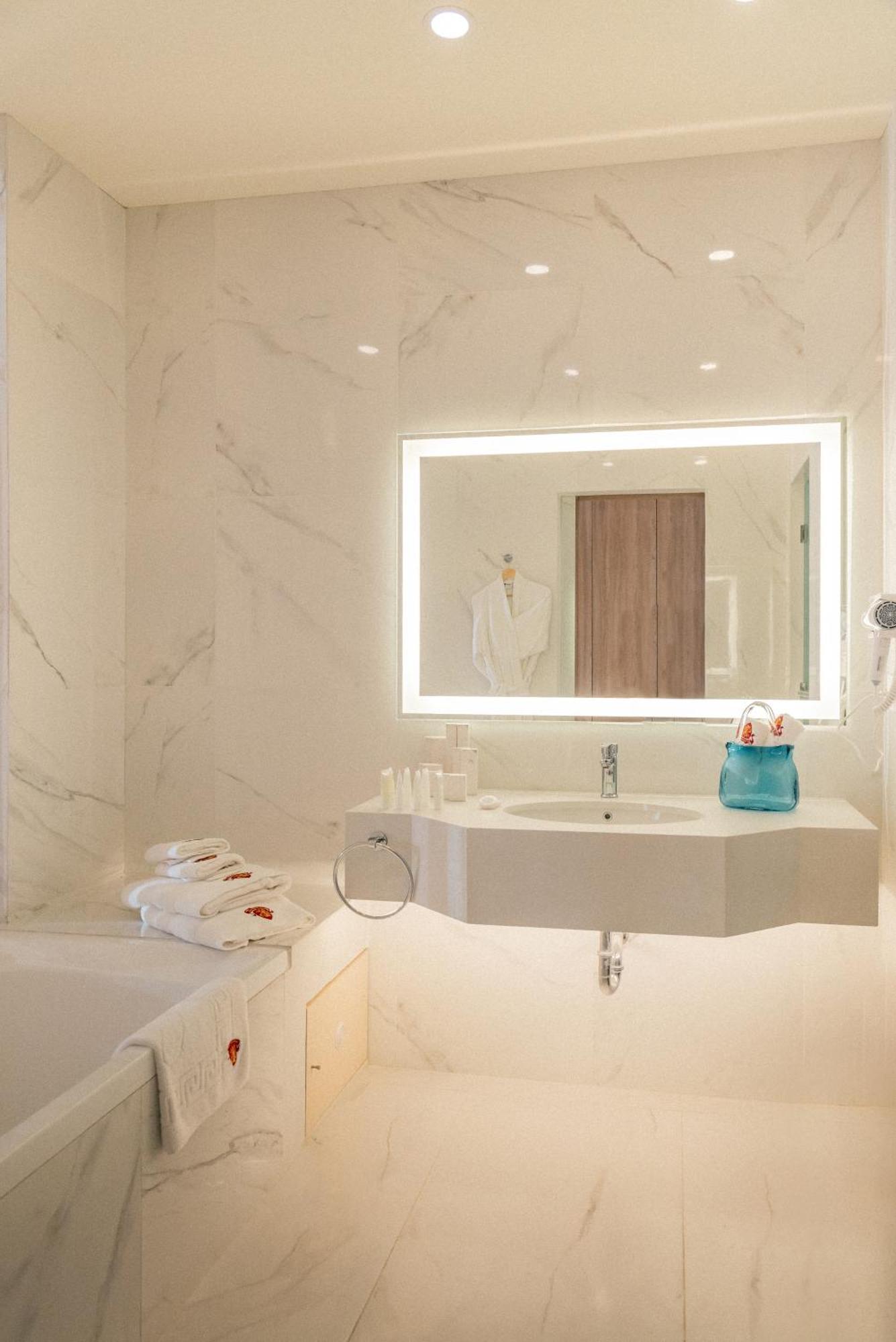 Hotel Saint Georges Beirut Al Marfa' Экстерьер фото